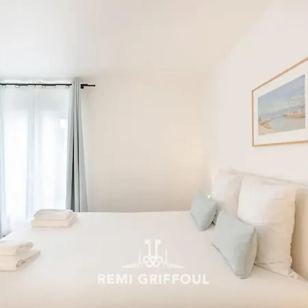 Hypolite 3 New- Flat For 4 - 80 Meters From The Port Of * הונפלר